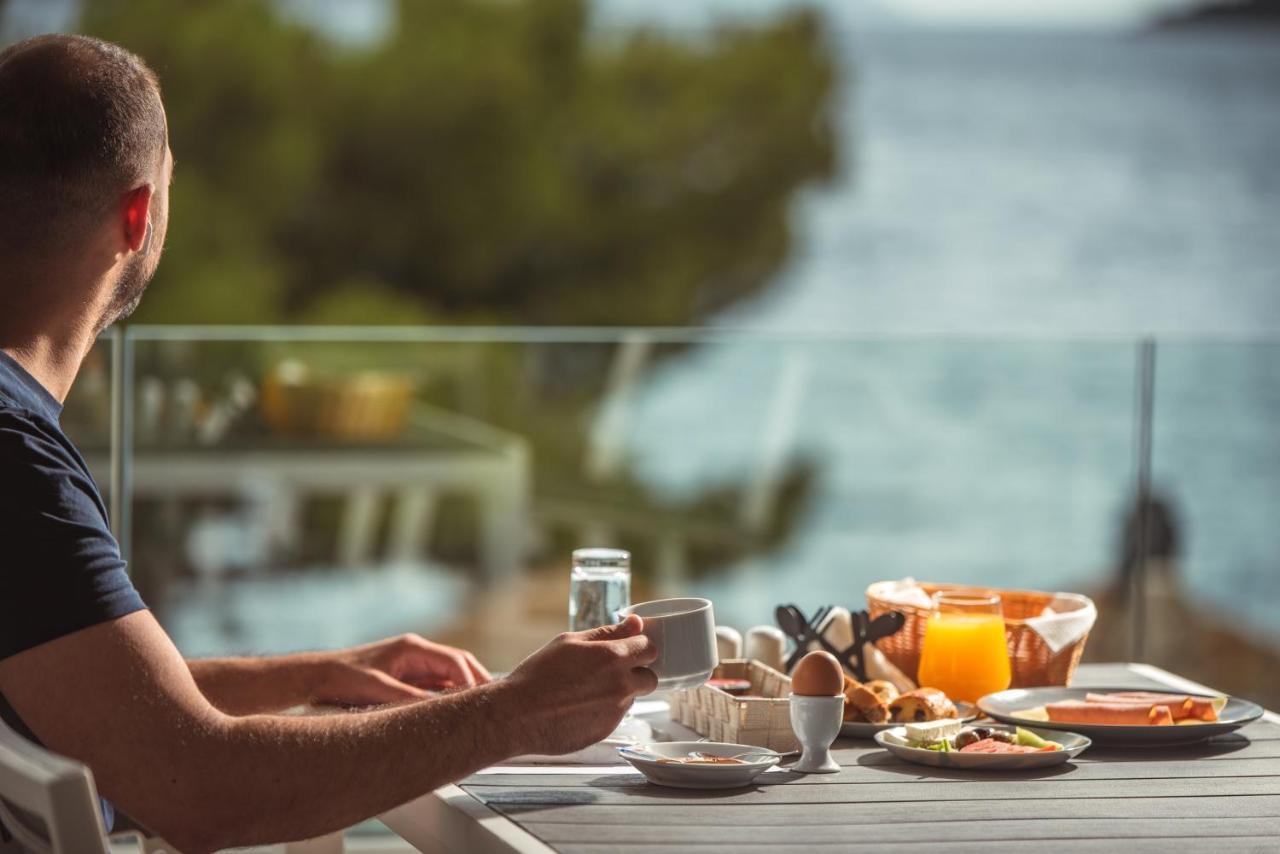 Trizonia Bay Hotel Екстер'єр фото
