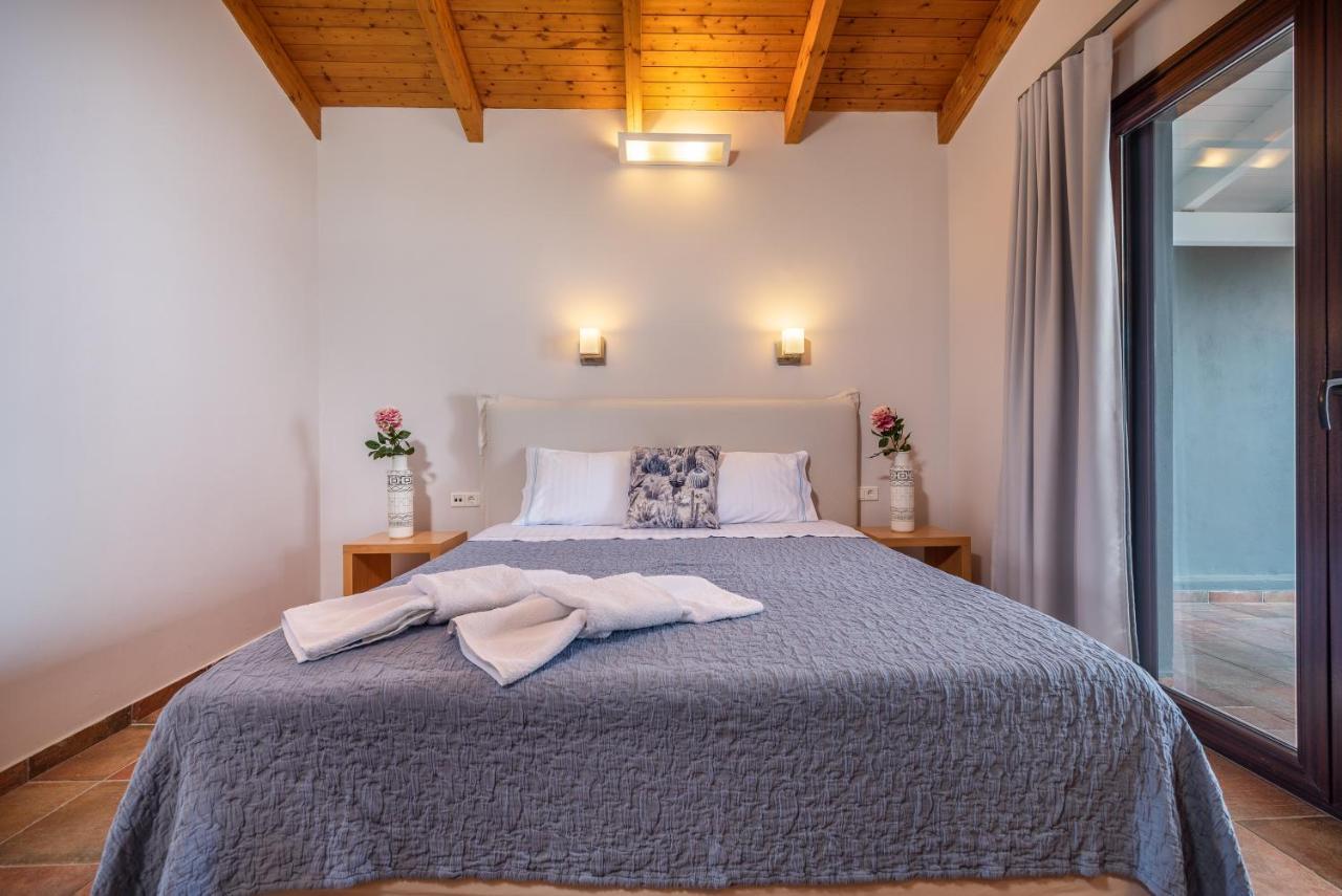 Trizonia Bay Hotel Екстер'єр фото