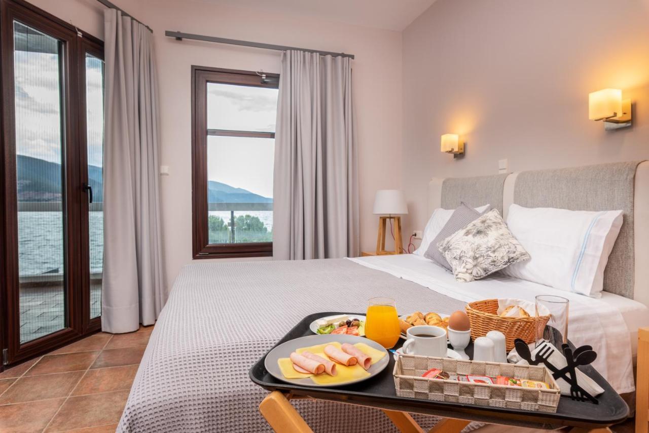 Trizonia Bay Hotel Екстер'єр фото