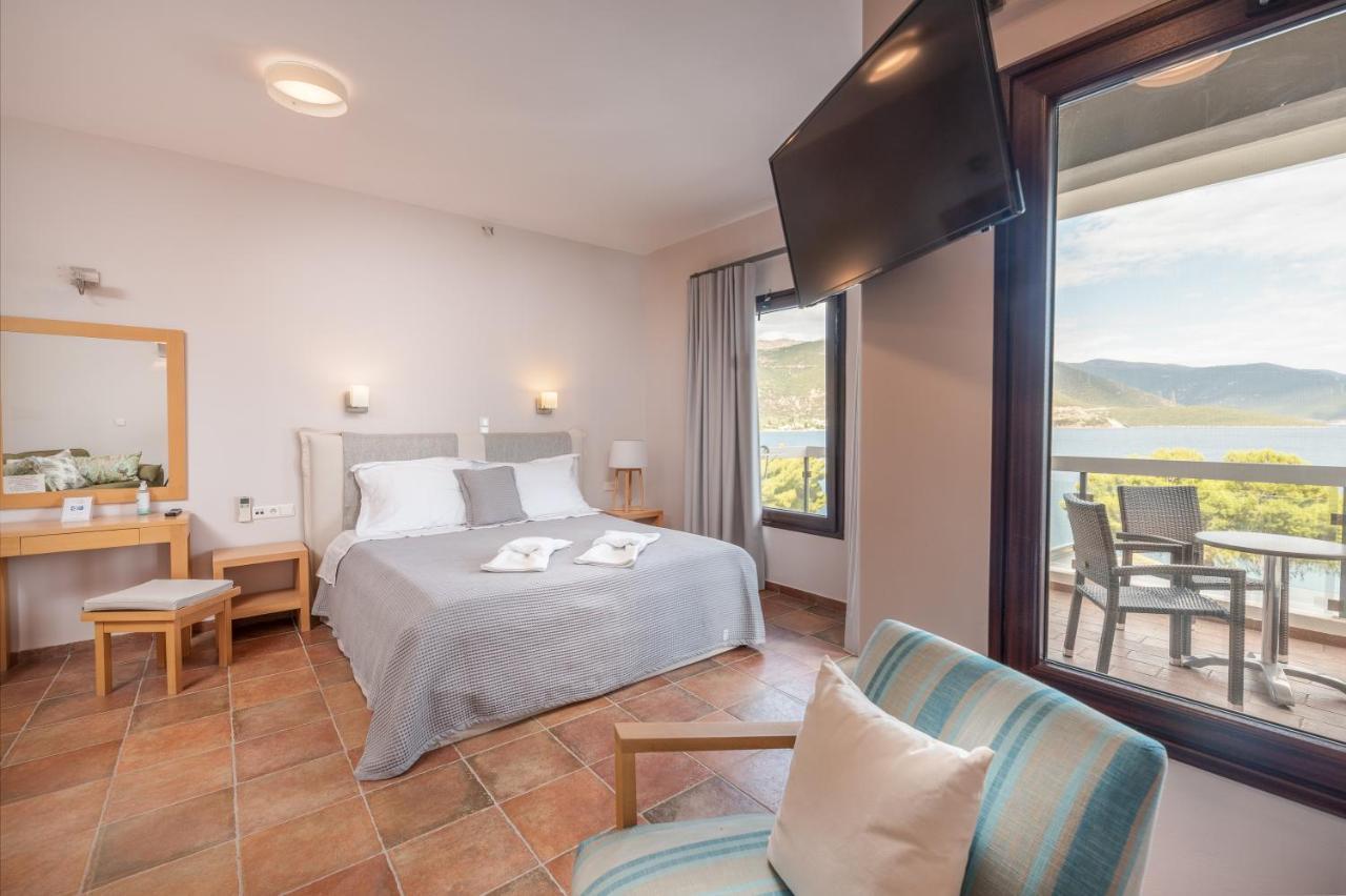 Trizonia Bay Hotel Екстер'єр фото