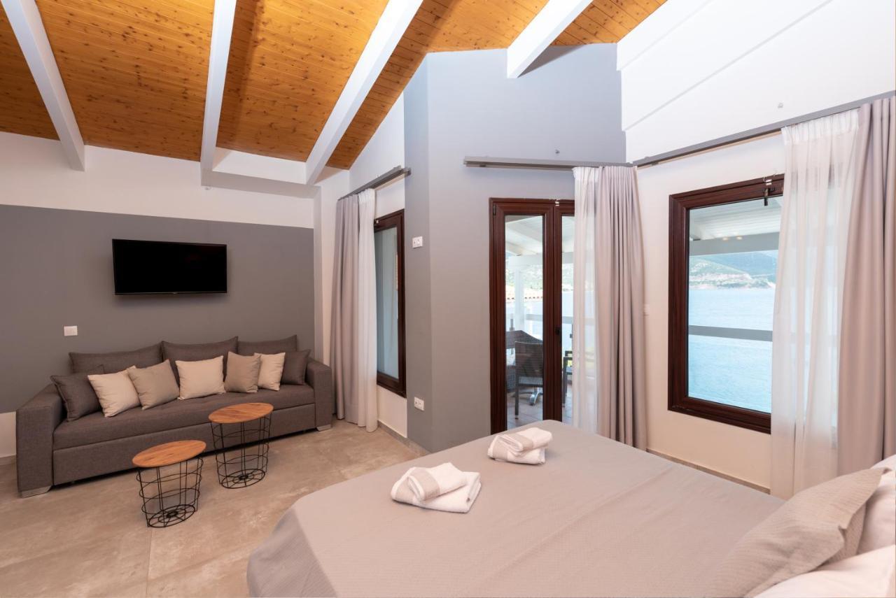 Trizonia Bay Hotel Екстер'єр фото