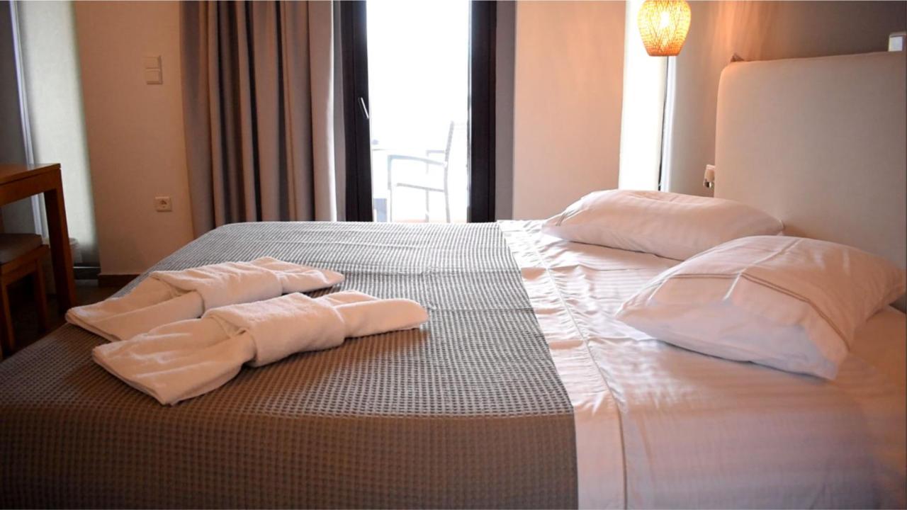 Trizonia Bay Hotel Екстер'єр фото