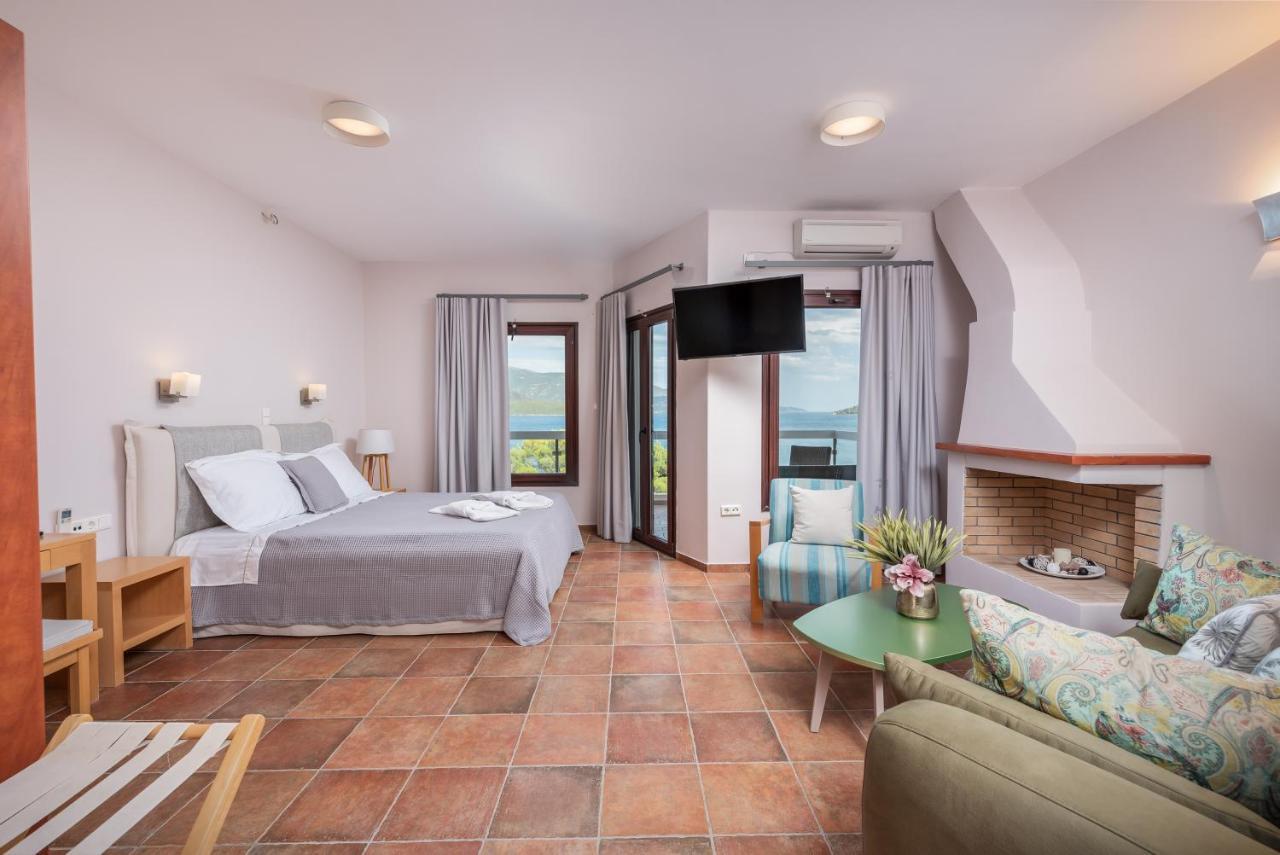 Trizonia Bay Hotel Екстер'єр фото