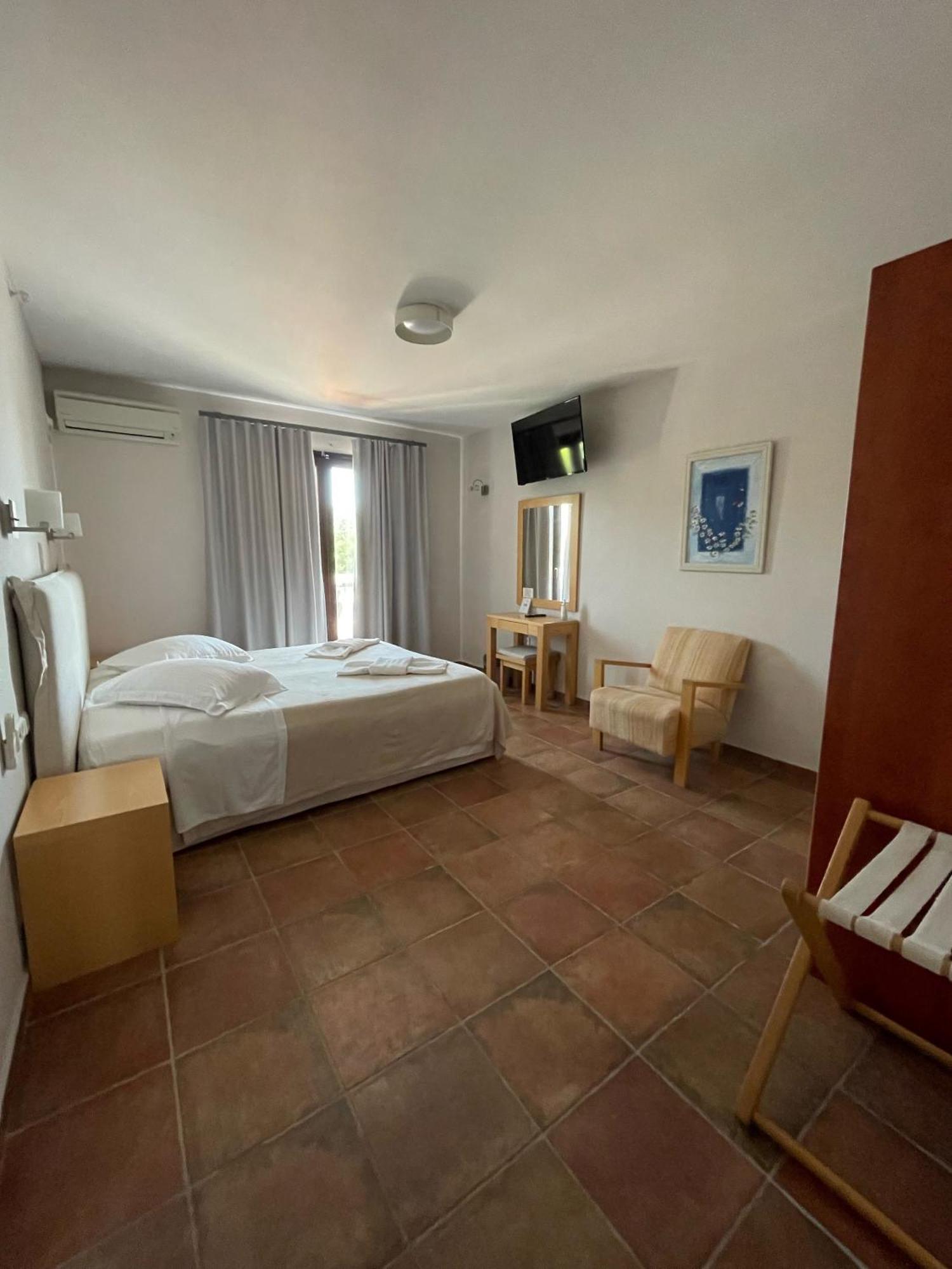 Trizonia Bay Hotel Екстер'єр фото